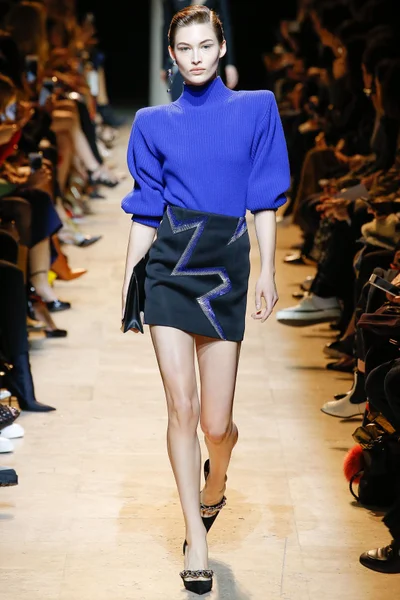 Look 12